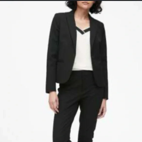 Banana Republic Classic Fit Blazer - Picture 2 of 7